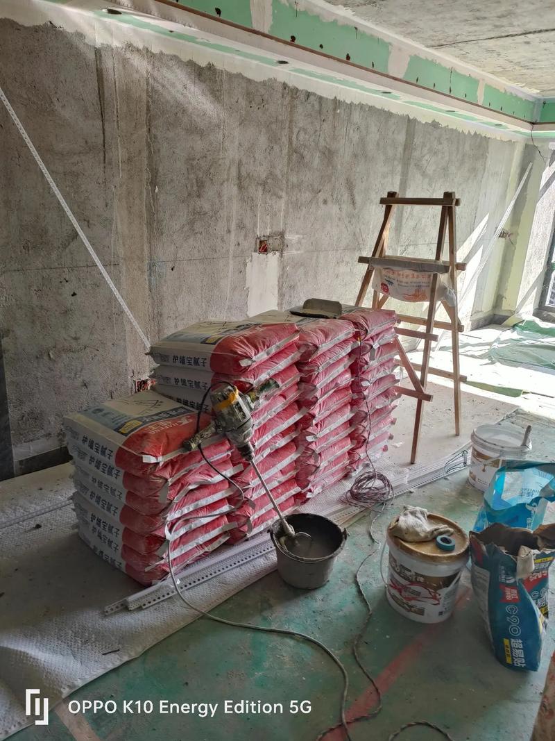 工地日記 膩?zhàn)臃凼┕みM(jìn)行時(shí)，細(xì)說施工材料的選用與工序